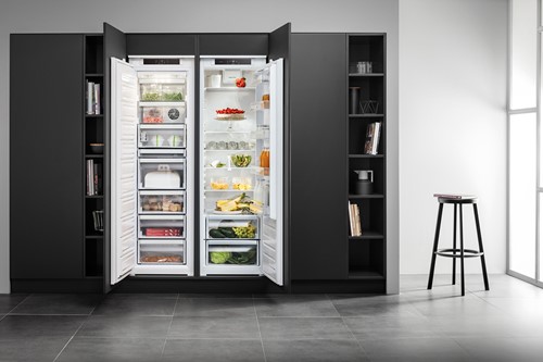 Küchengeräte-Bauknecht-Kühlschrank