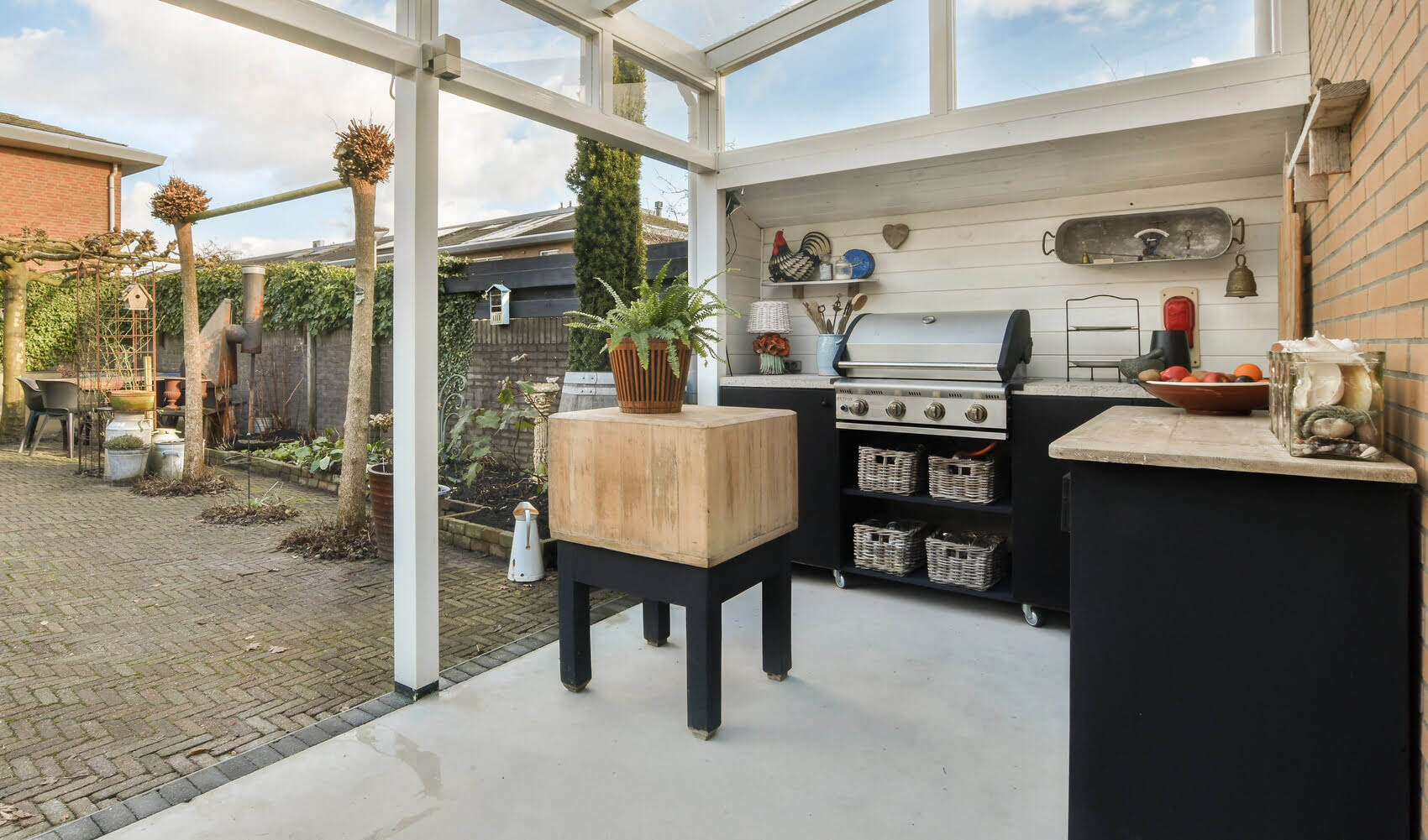 Überdachte Außenküche