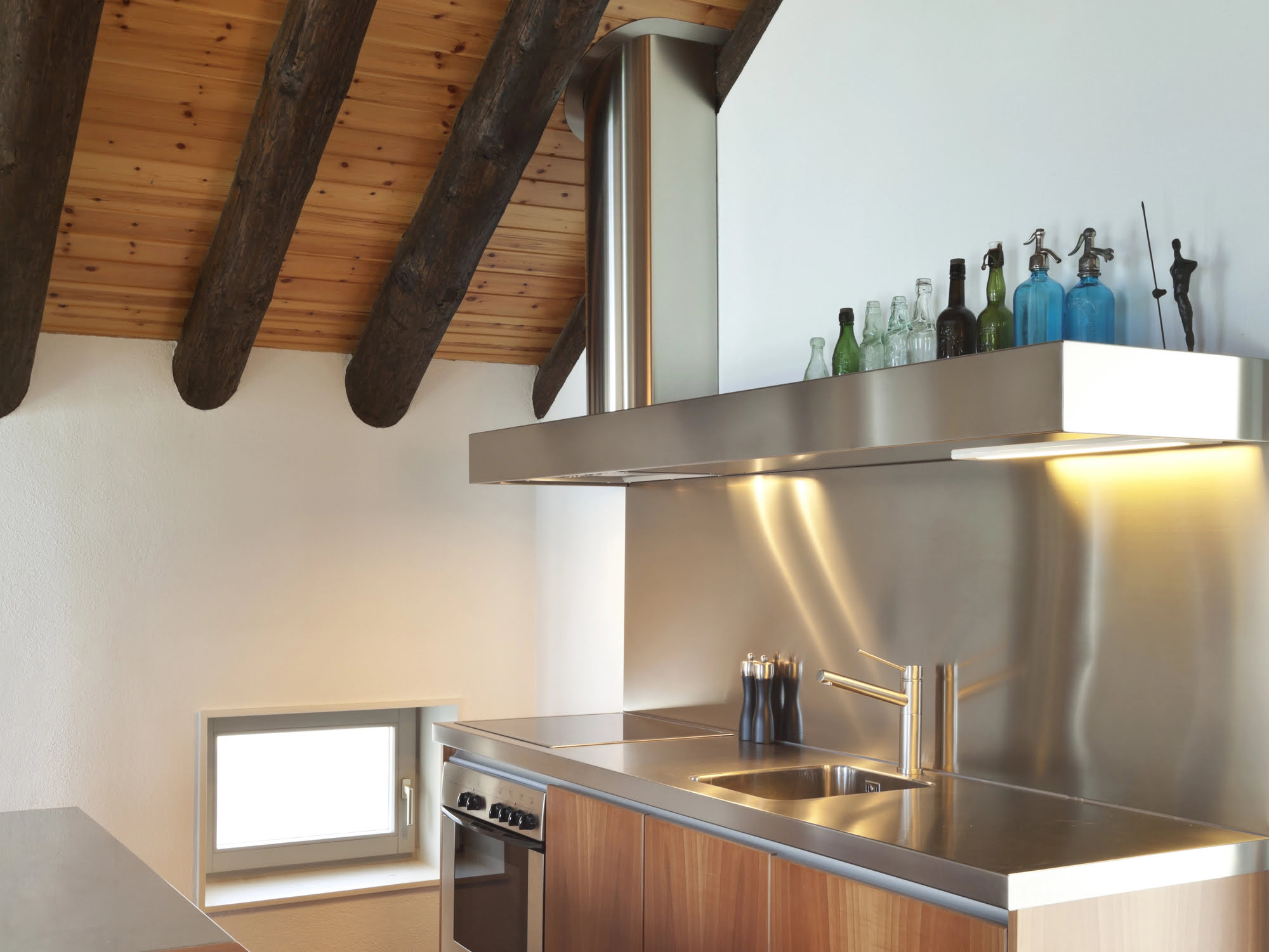 Küche mit Dachschräge