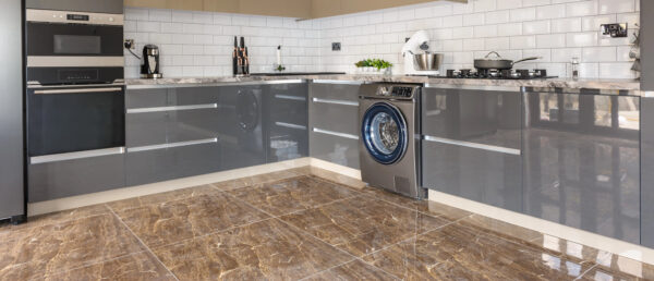 Bild für Fußbodenbeläge in der Küche: Fliesen, Naturstein, Holz oder Vinyl?